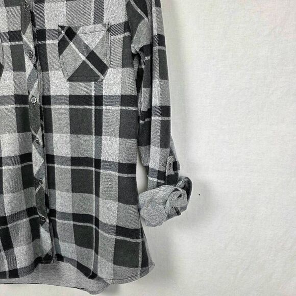Vanity L Gray Plaid Button Shirt Roll Tab Casual Top - Picture 2 of 7
